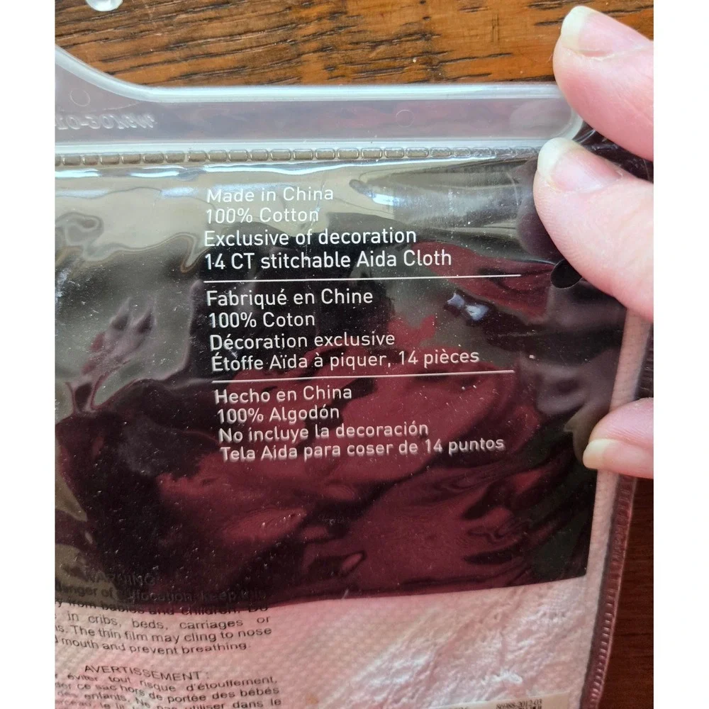 Loops & Threads Table Runner with Lace Cross Stitch Kit 17 x 56 - Picture 5 of 6